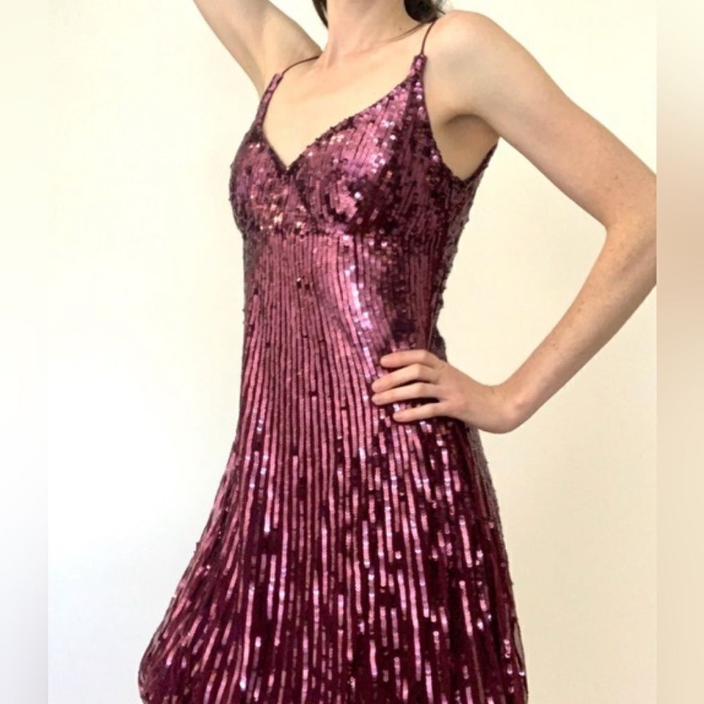Marina burgundy sequin stripe strappy bubble skirt midi dress. Size 4. New, tags